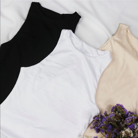 Basic Sleeveless High Neck Top in Cream. Size Small - Picture 5 of 6